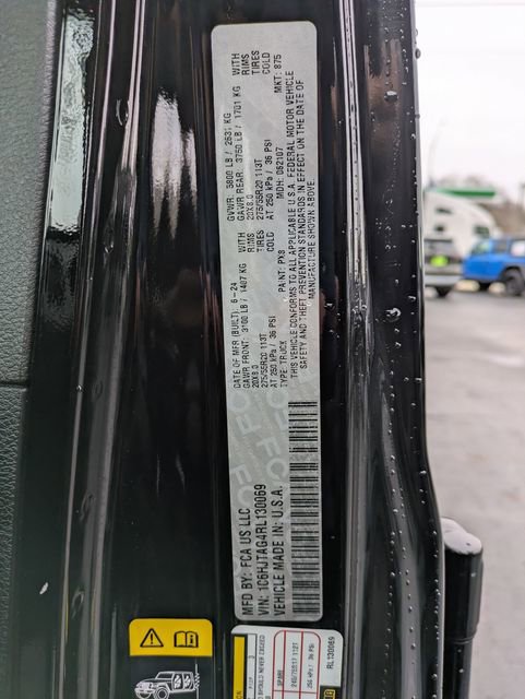 Certified 2024 Jeep Gladiator Sport AWD/4WD image 31