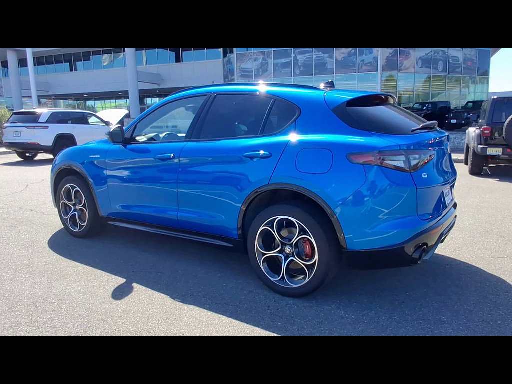Used 2024 Alfa Romeo Stelvio Veloce AWD/4WD image 6