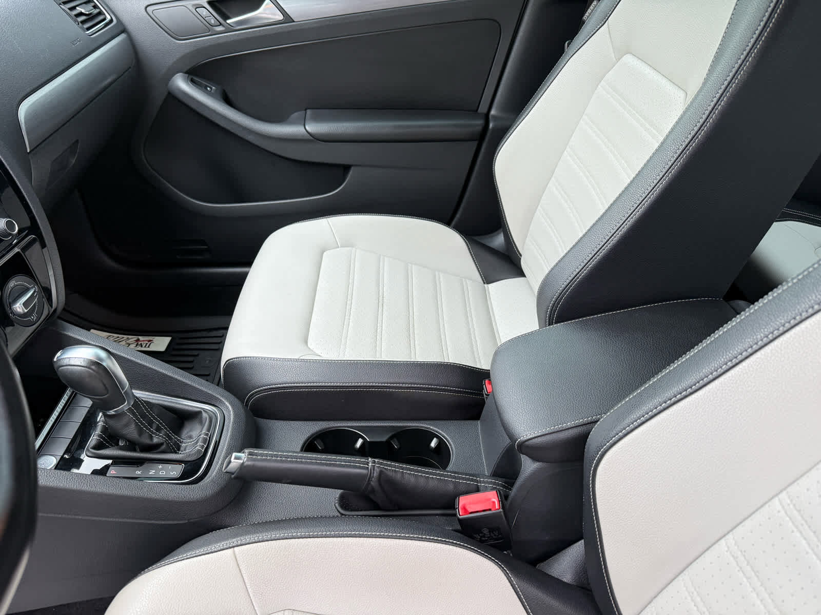 Used 2016 Volkswagen Jetta Sport image 23