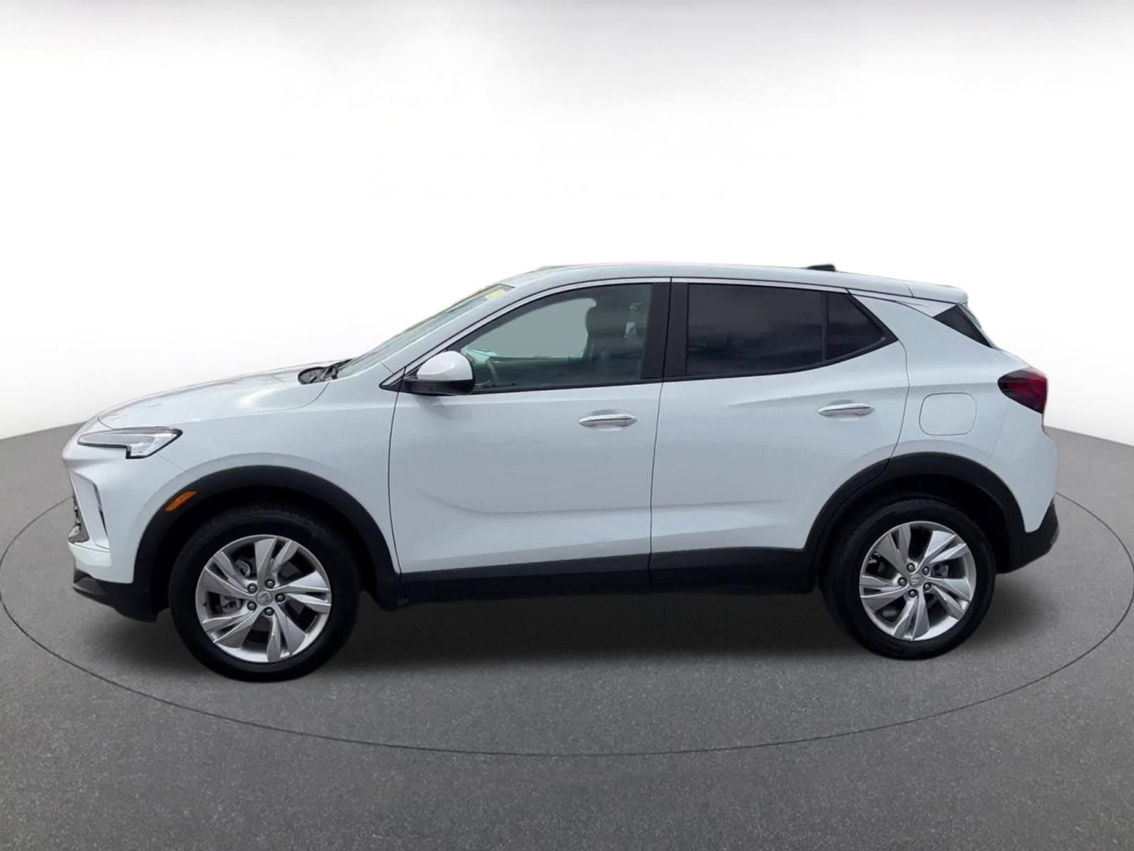 Used 2025 Buick Encore GX Preferred image 9