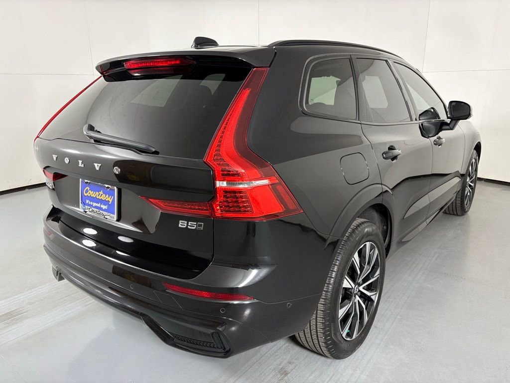 Used 2025 Volvo XC60 B5 Plus AWD/4WD image 8