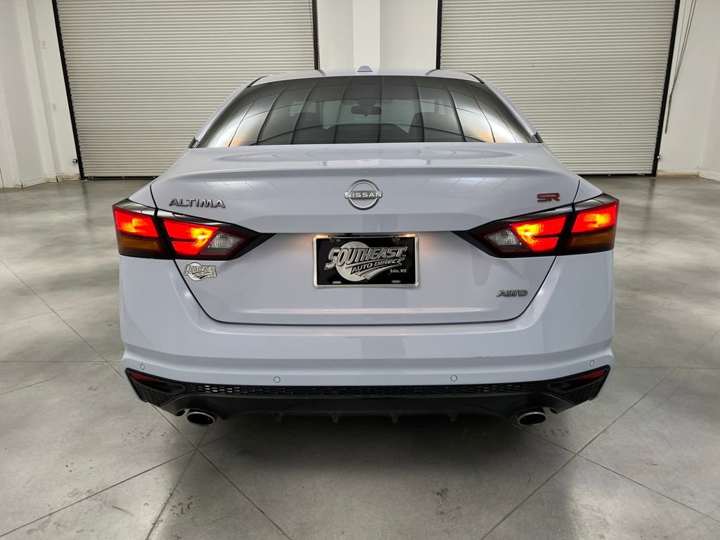 Used 2024 Nissan Altima 2.5 SR AWD/4WD image 6