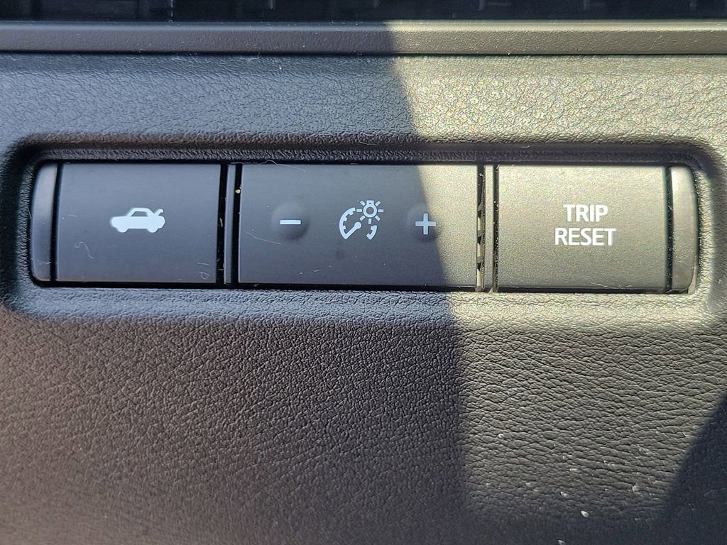 Used 2023 Nissan Altima 2.5 SV FWD image 14