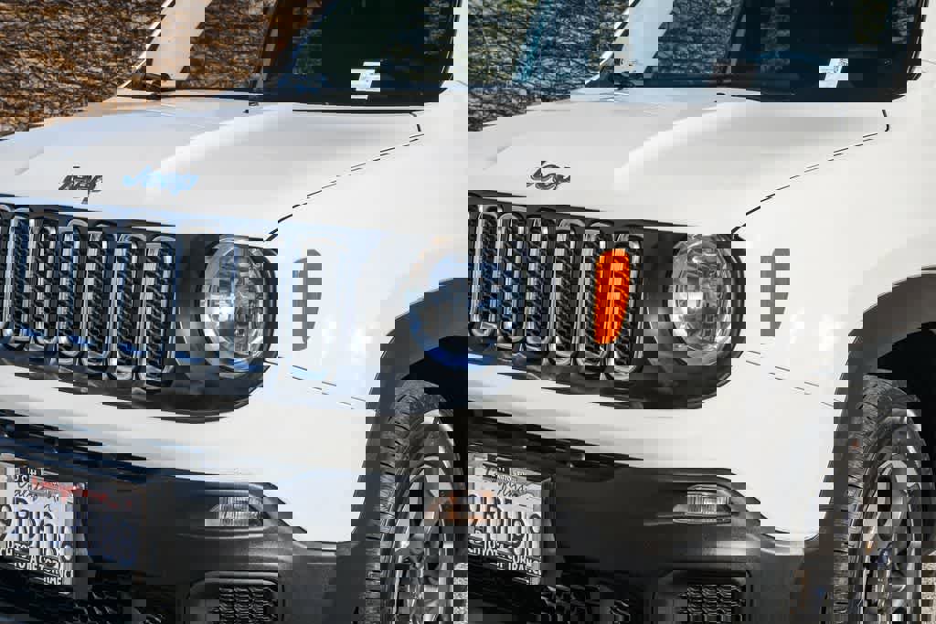 Used 2016 Jeep Renegade Sport w/ Power & Air Group image 5