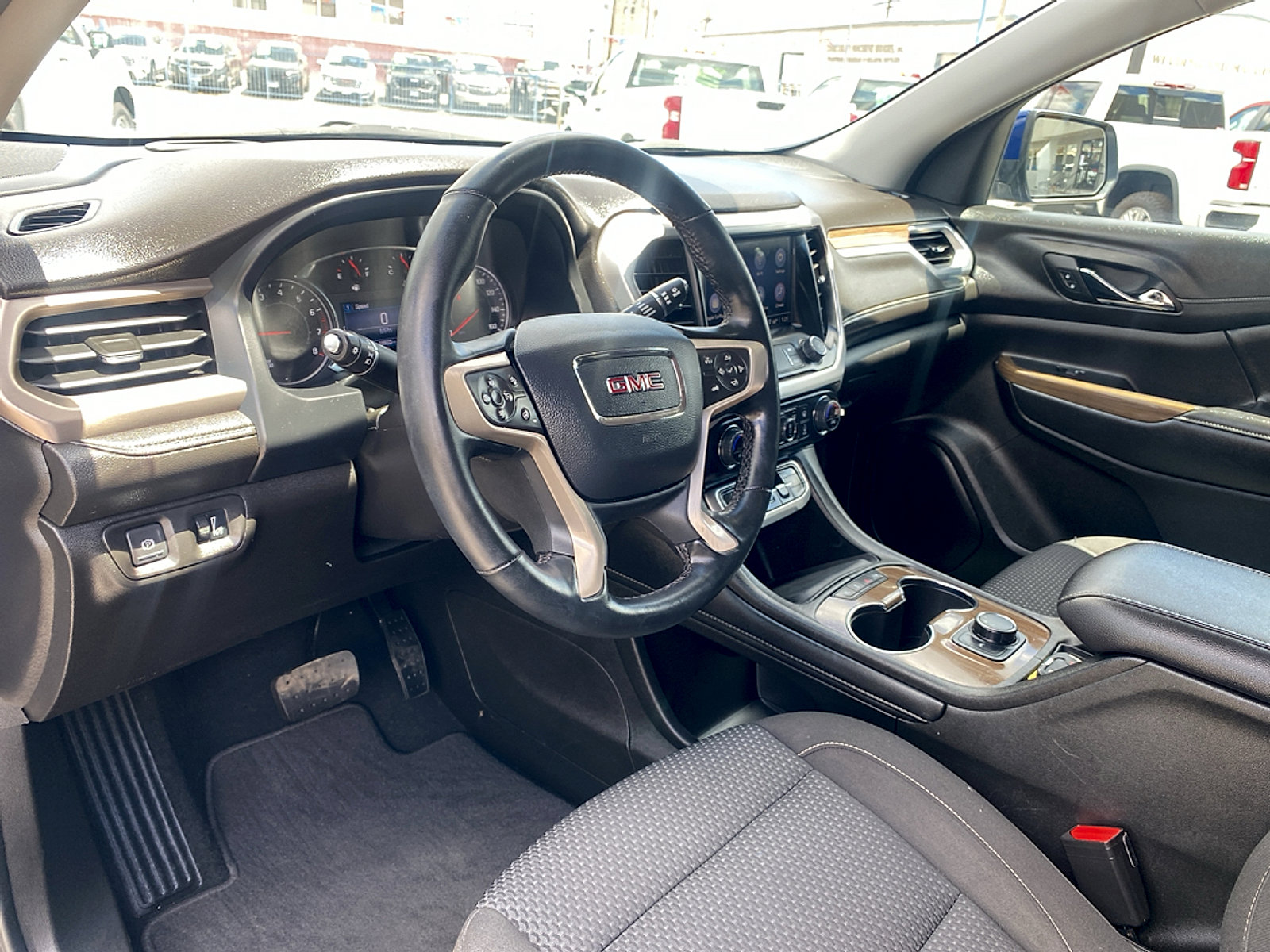 Used 2023 GMC Acadia SLE FWD image 15