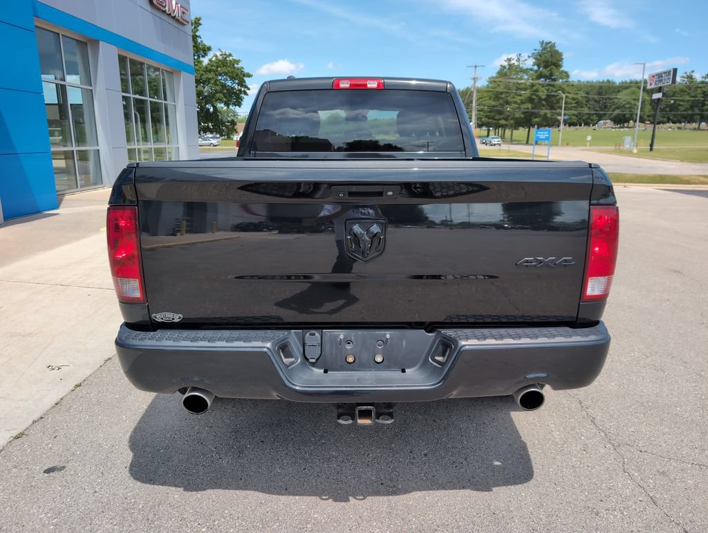 Used 2018 RAM 1500 Express w/ Black Ram 1500 Express Group AWD/4WD image 7