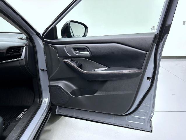 Certified 2025 Nissan Rogue SV AWD/4WD image 16