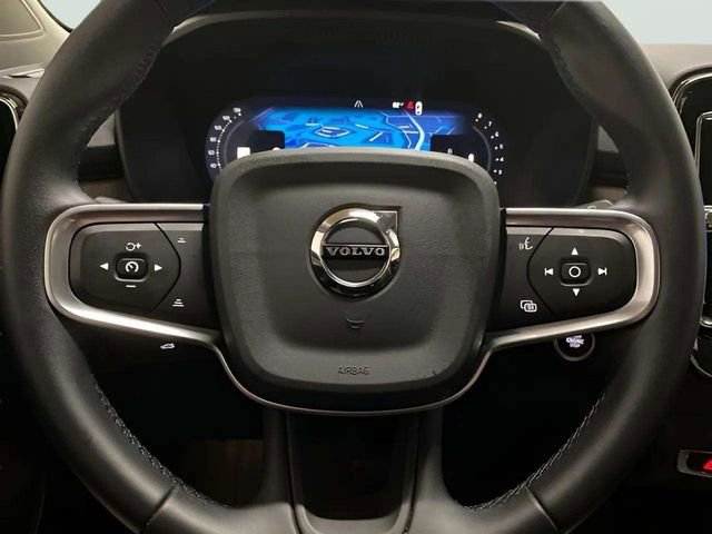 Used 2025 Volvo XC40 B5 Plus AWD/4WD image 36