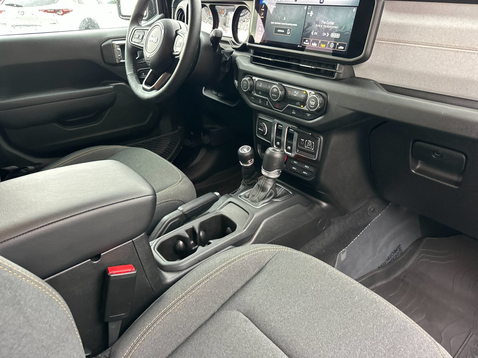 Used 2026 Jeep Wrangler Sport AWD/4WD image 15