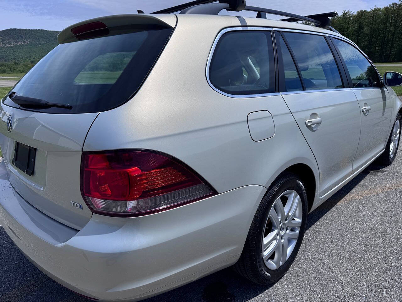 Used 2012 Volkswagen Jetta TDI FWD image 13