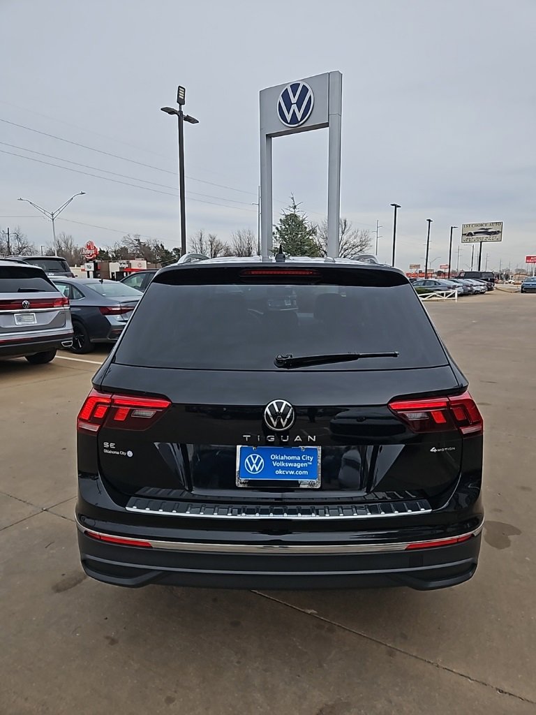 Used 2024 Volkswagen Tiguan SE image 6