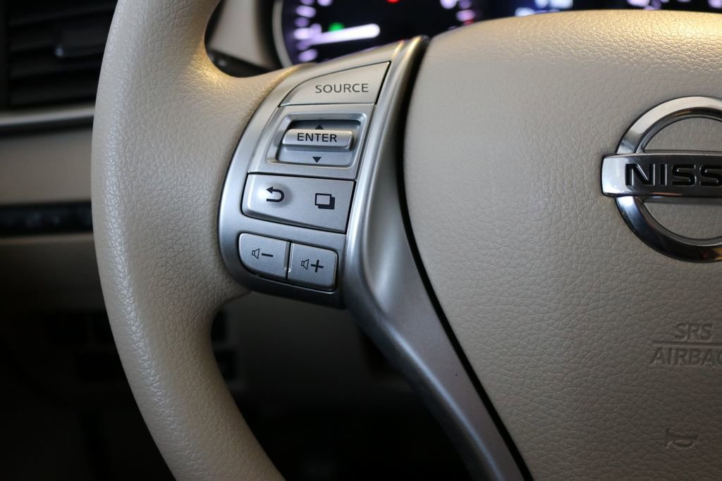 Used 2014 Nissan Rogue SV image 41