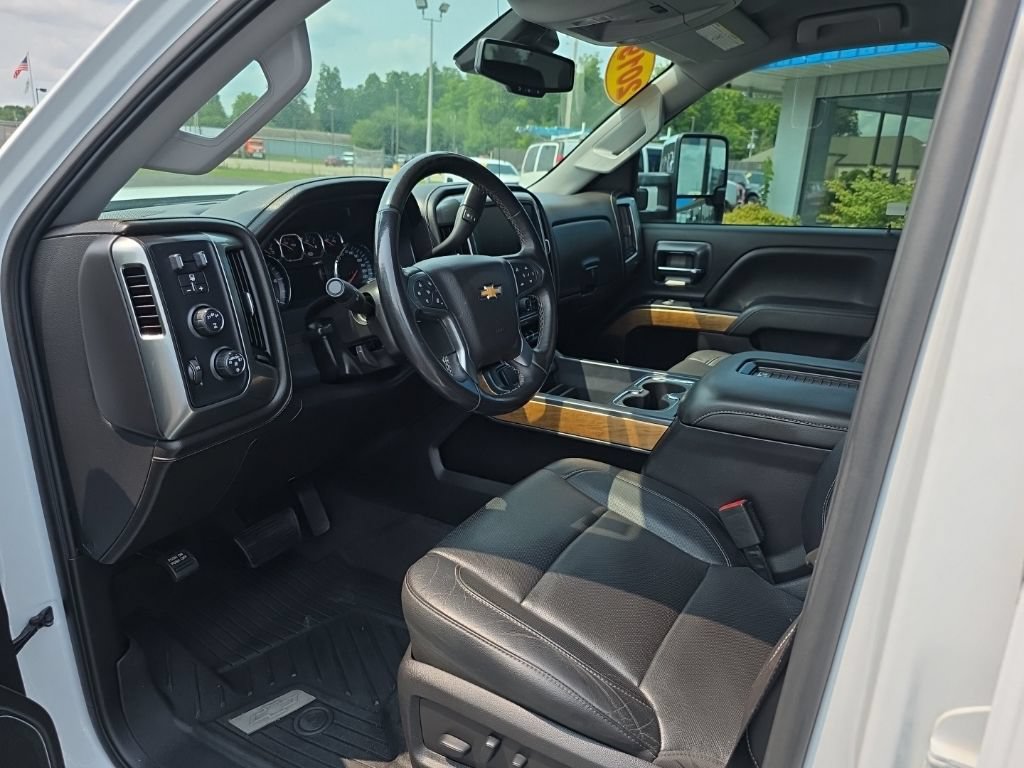 Used 2019 Chevrolet Silverado 2500 LTZ w/ Duramax Plus Package AWD/4WD image 27