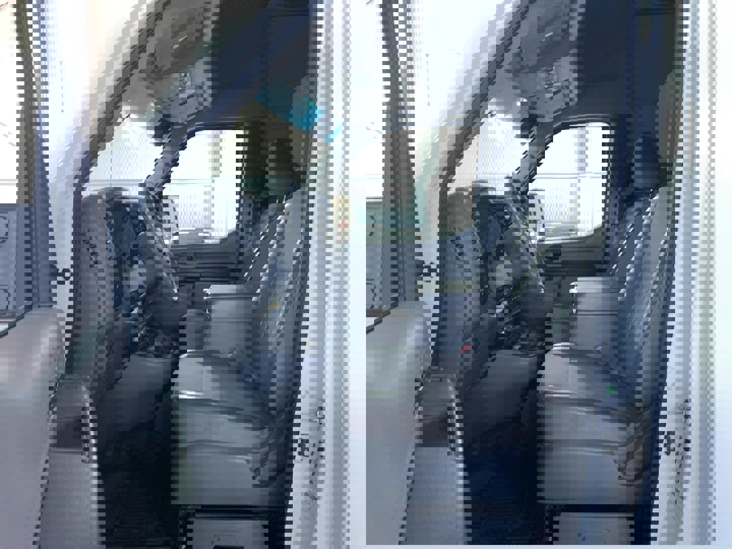 Used 2020 Nissan NV 3500 SV w/ Navigation Package image 9