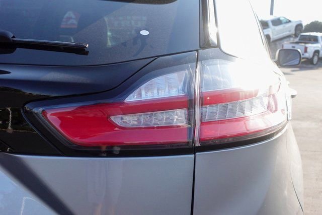 Used 2024 Ford Edge SEL image 8