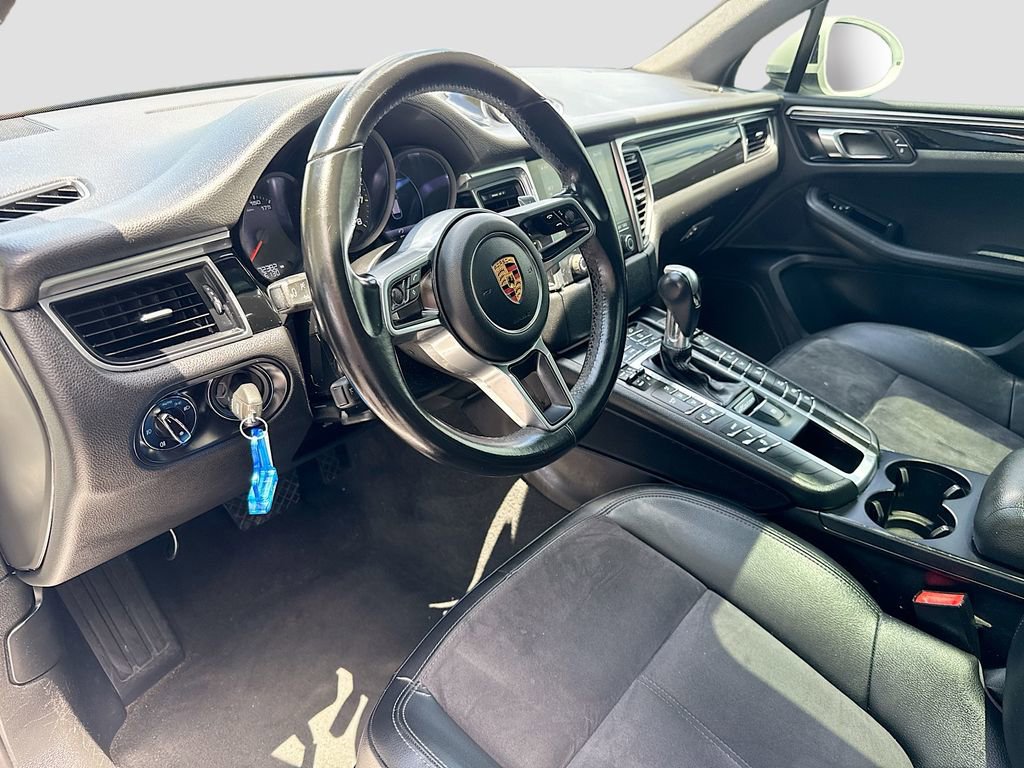 Used 2018 Porsche Macan AWD/4WD image 10