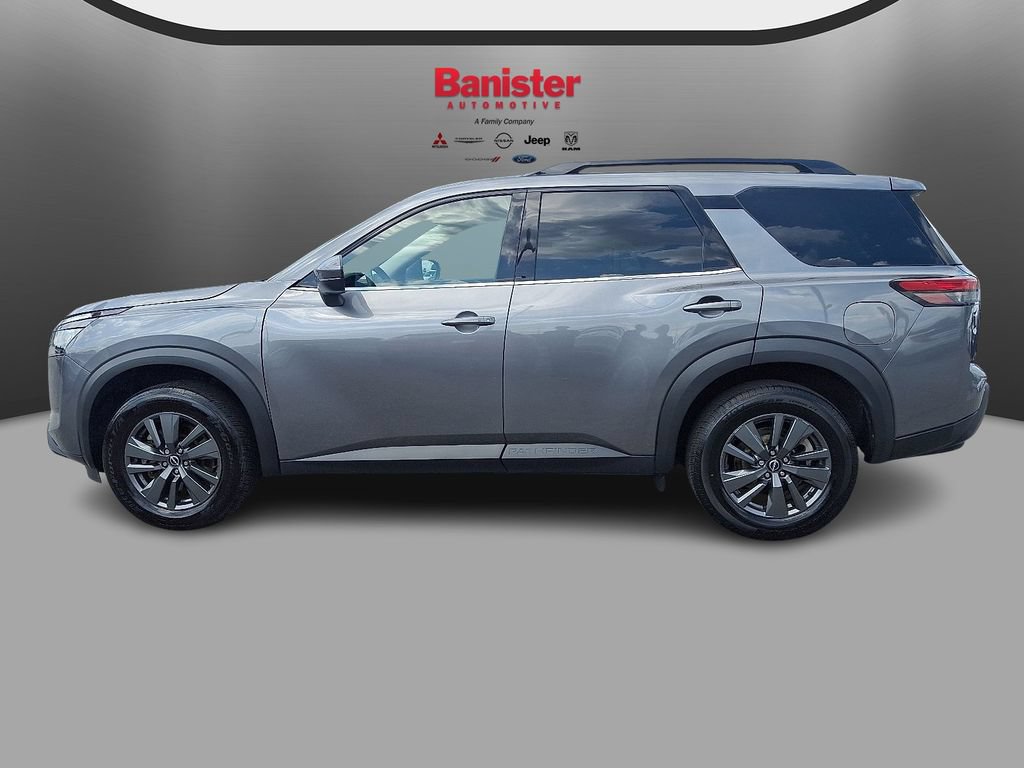 Used 2024 Nissan Pathfinder SV FWD image 7
