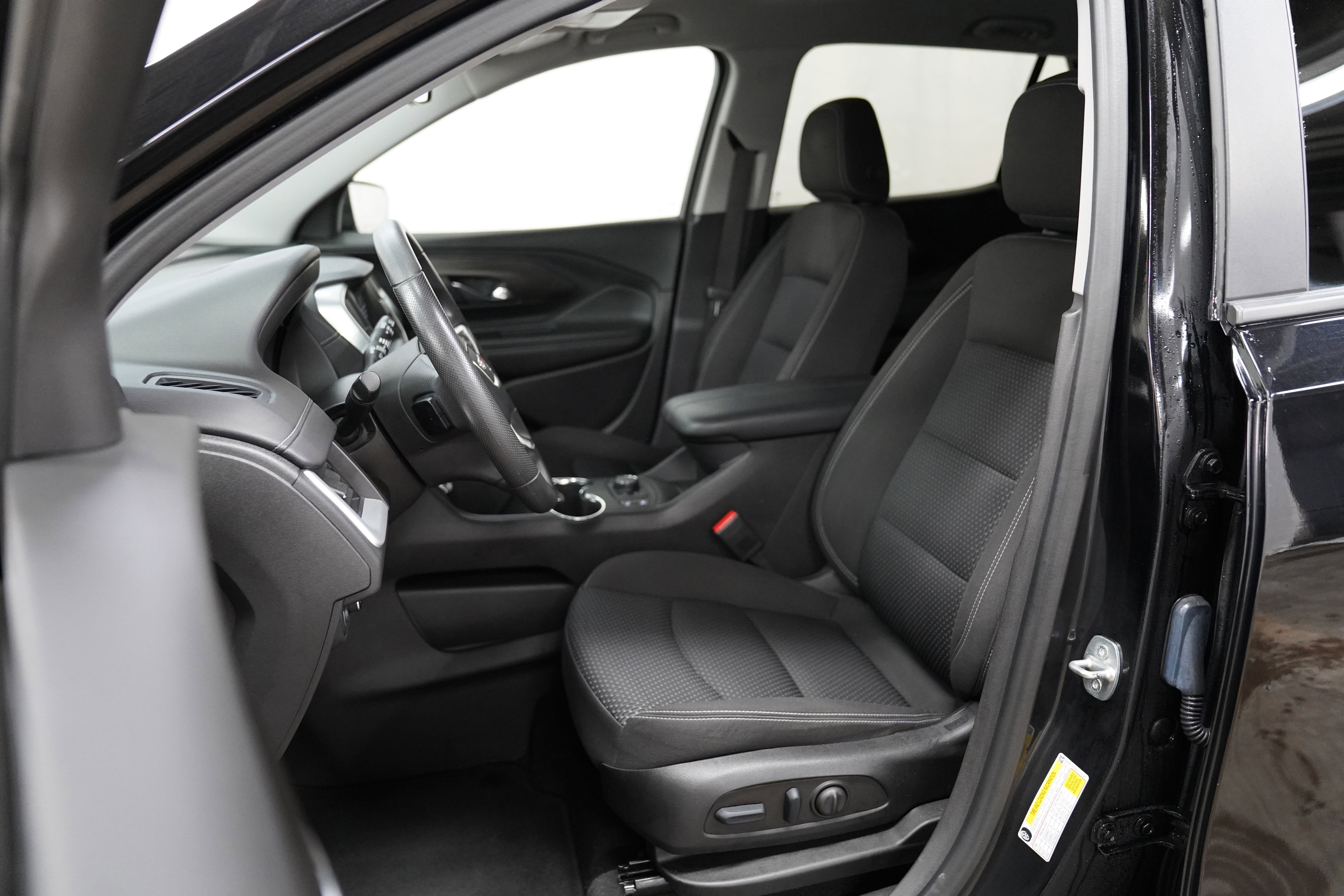 Used 2023 GMC Terrain SLE w/ Driver Convenience Package video 4