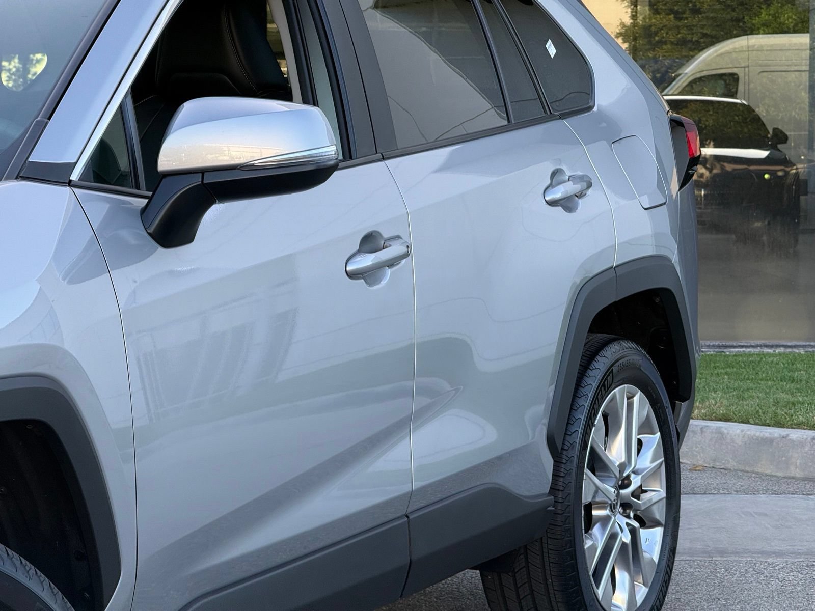 Used 2025 Toyota RAV4 XLE Premium w/ Weather Package AWD/4WD image 4