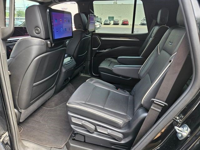 Certified 2025 Cadillac Escalade Premium Luxury AWD/4WD image 11