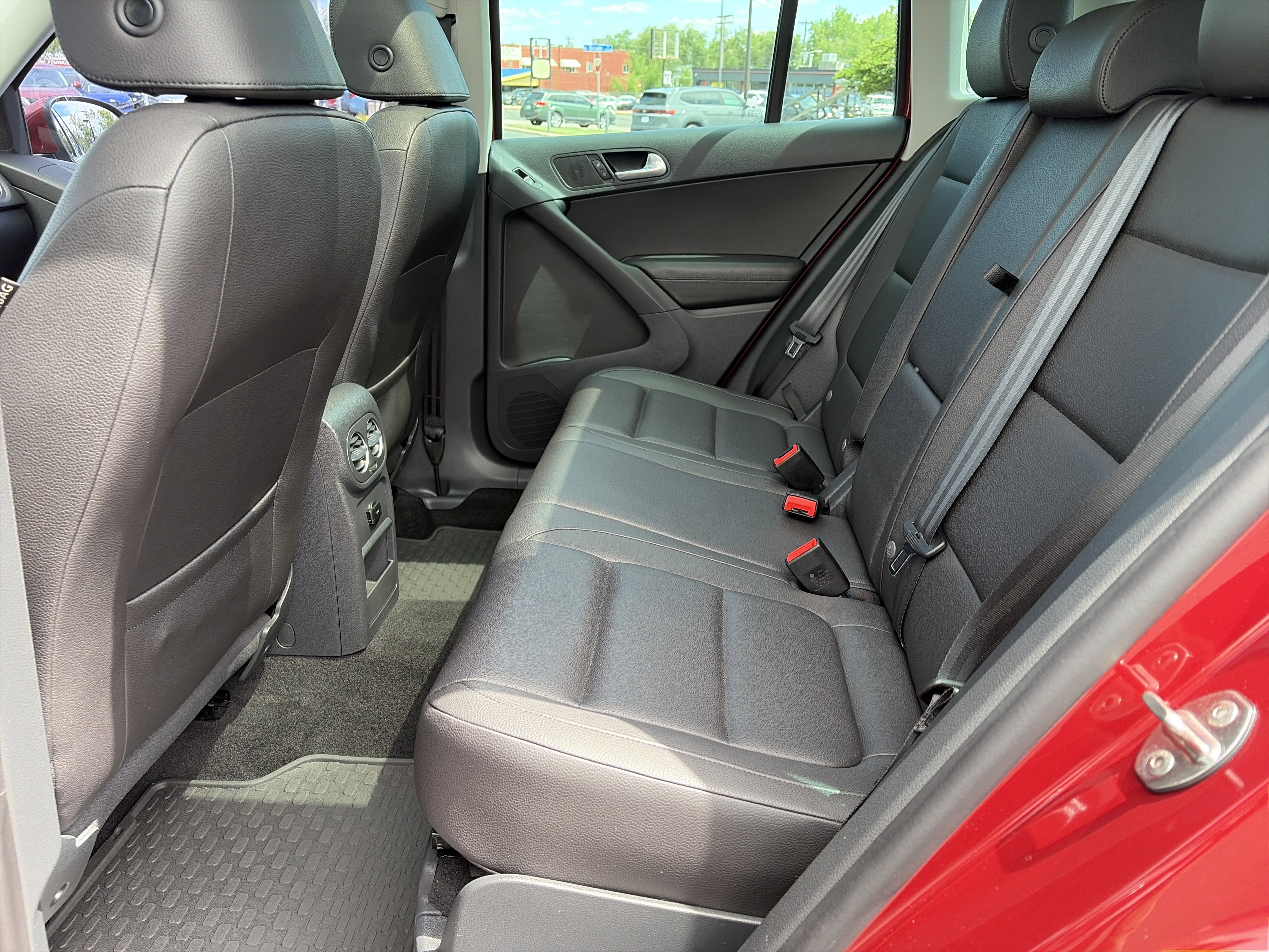 Used 2015 Volkswagen Tiguan S AWD/4WD image 17