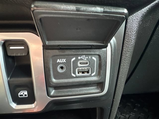 Used 2026 Jeep Wrangler Sport AWD/4WD image 23