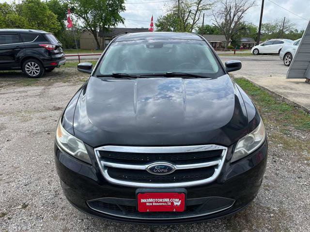 Used 2010 Ford Taurus SHO image 2
