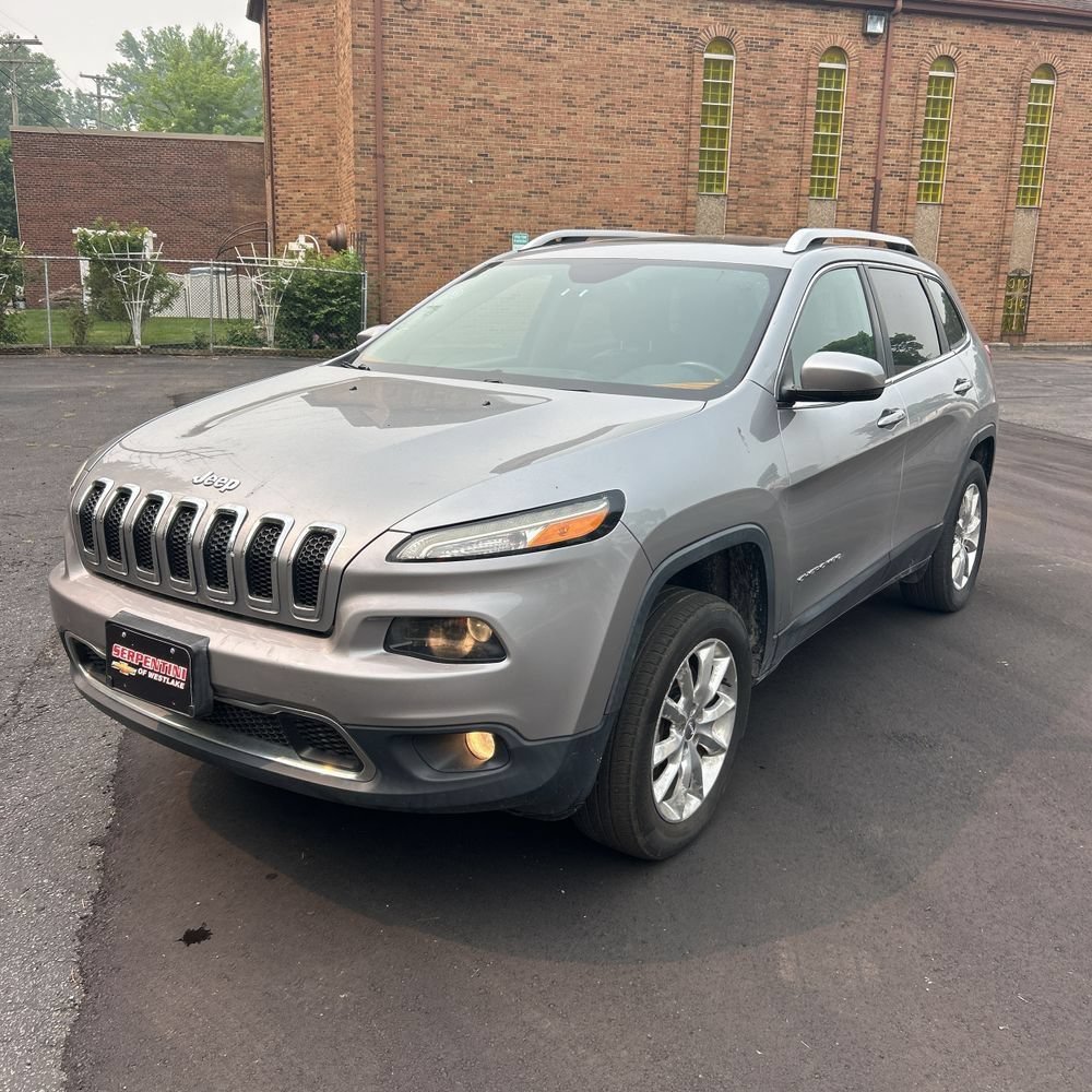 Used 2016 Jeep Cherokee Limited AWD/4WD image 2