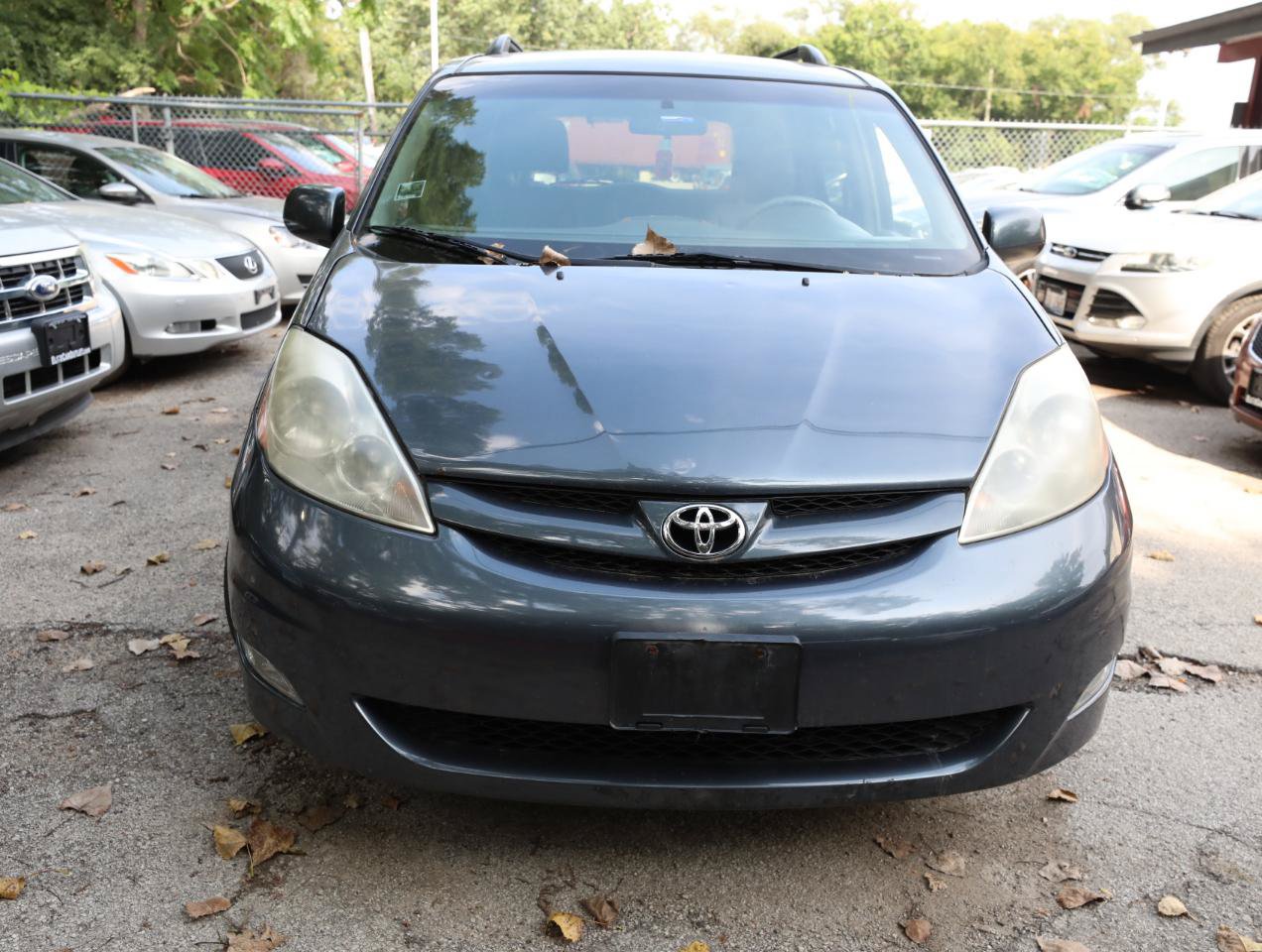 Used 2006 Toyota Sienna XLE w/ XLE Pkg 4 FWD image 3