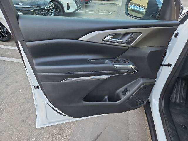 New 2027 Chevrolet Traverse LT w/ LPO, Cargo Package FWD image 22