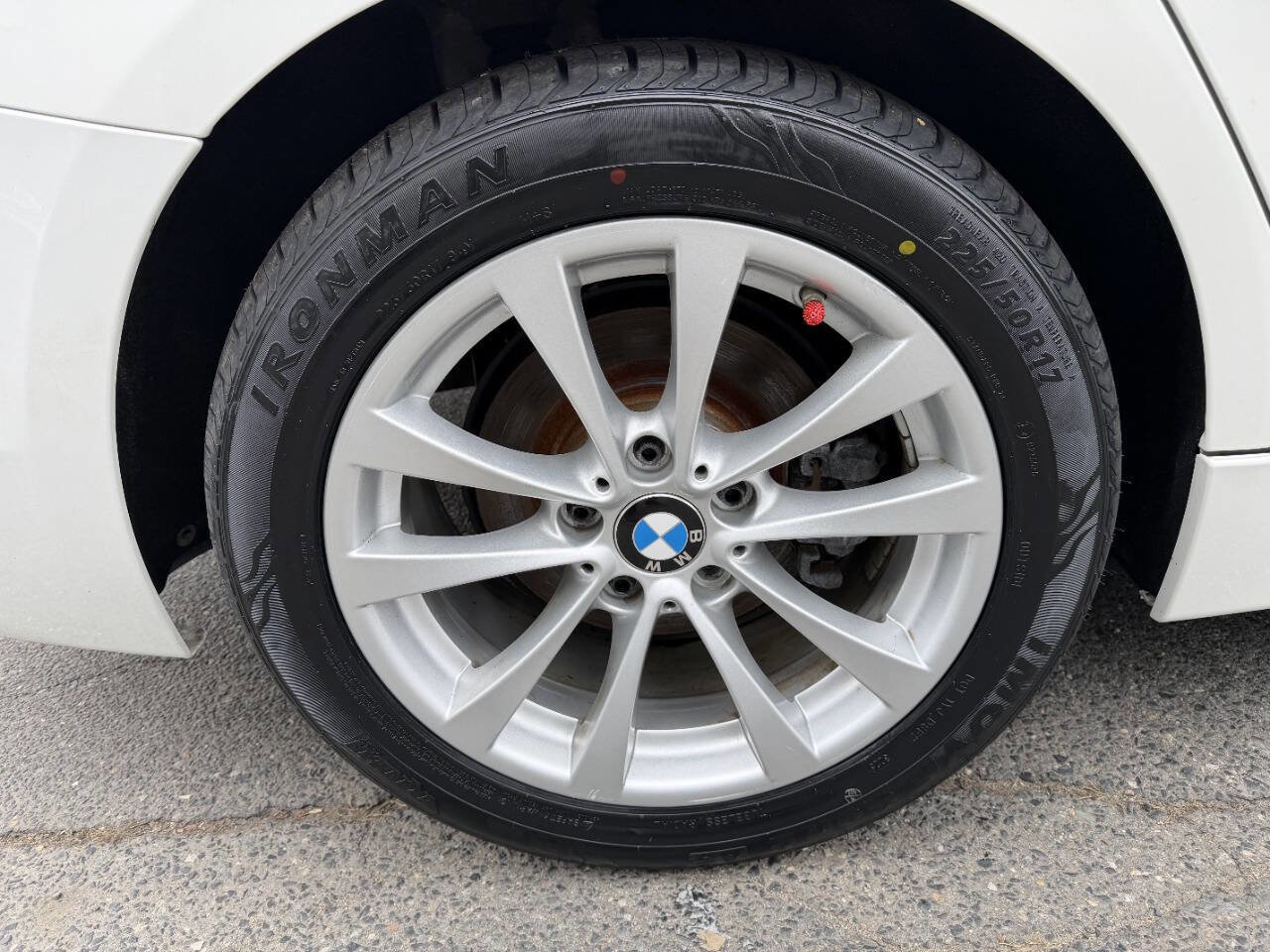Used 2017 BMW 320i Sedan w/ Driver Assistance Package RWD image 12
