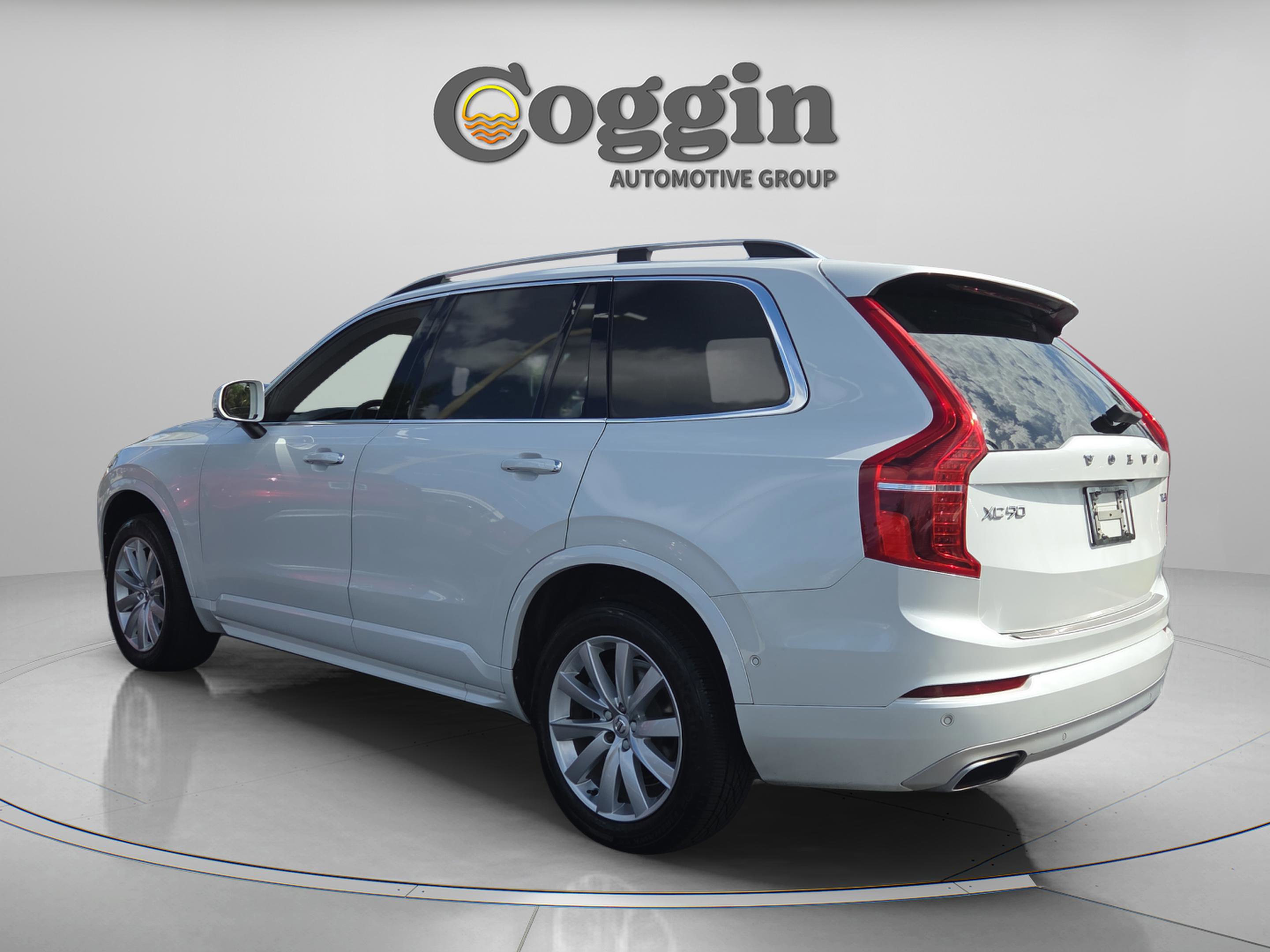 Used 2017 Volvo XC90 T6 Momentum w/ Vision Package AWD/4WD image 3