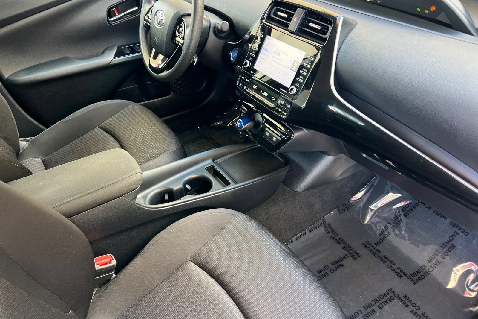 Certified 2022 Toyota Prius LE FWD image 16