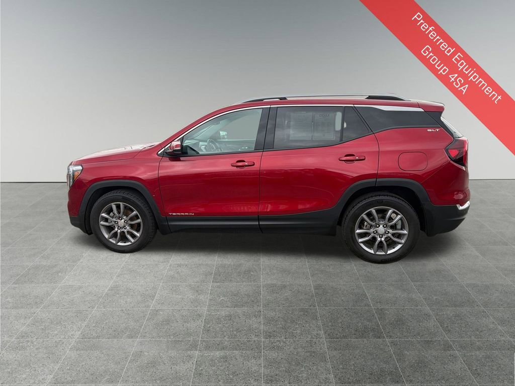 Used 2023 GMC Terrain SLT image 3