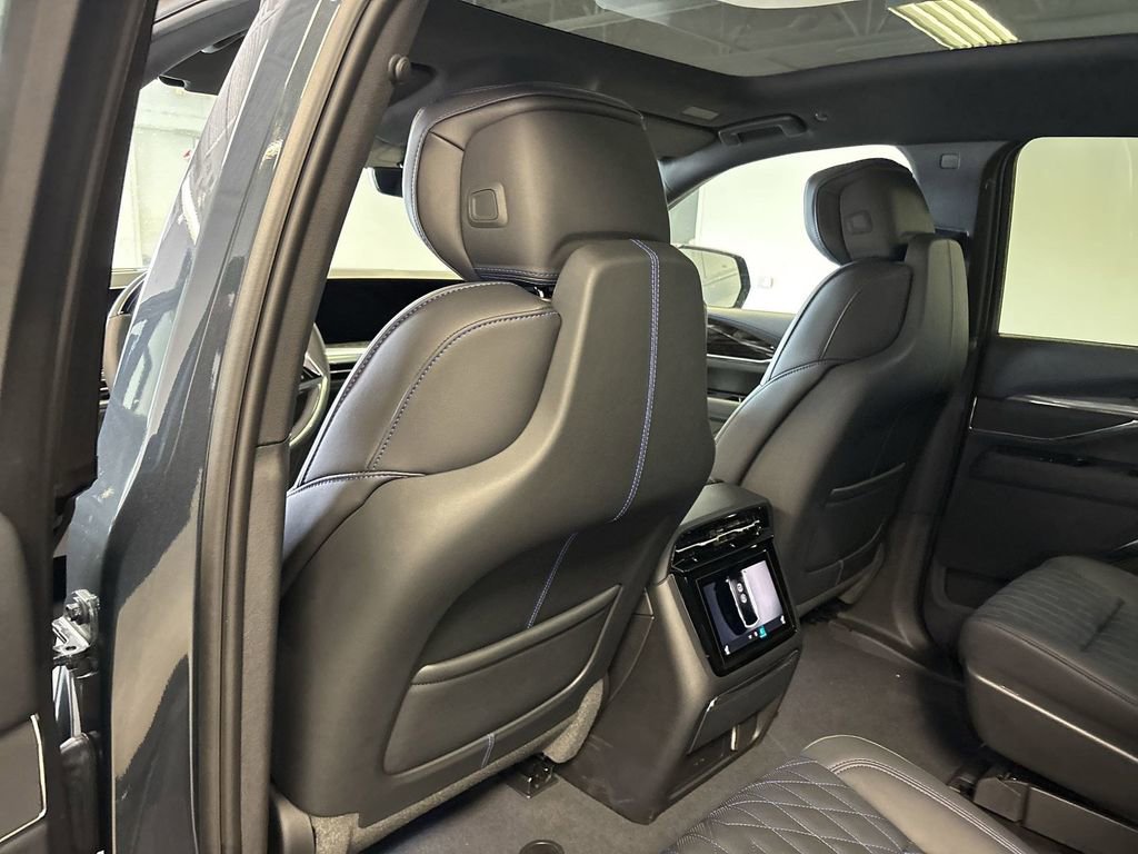New 2025 Cadillac Escalade IQ Sport 1 image 31