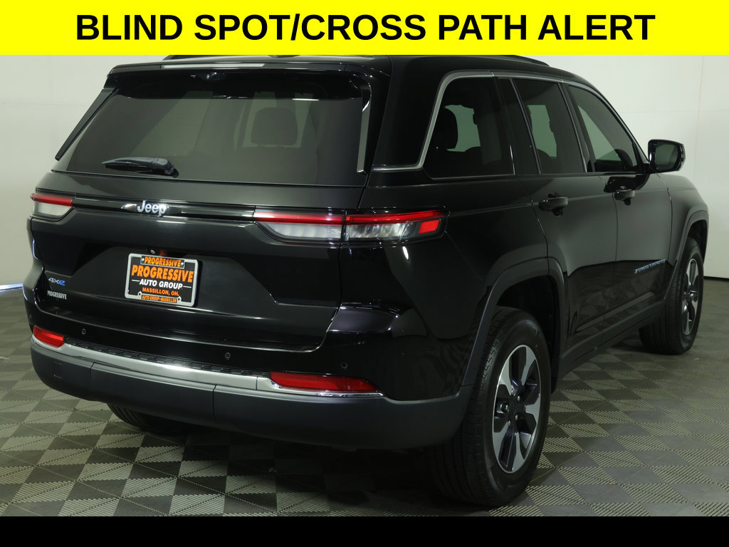 Used 2022 Jeep Grand Cherokee Limited 4xe w/ Luxury Tech Group II AWD/4WD image 10