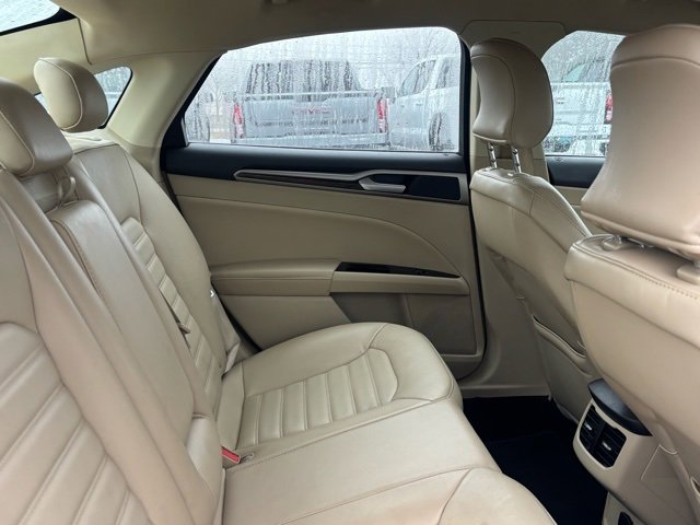 Used 2015 Ford Fusion SE w/ Equipment Group 202A image 16