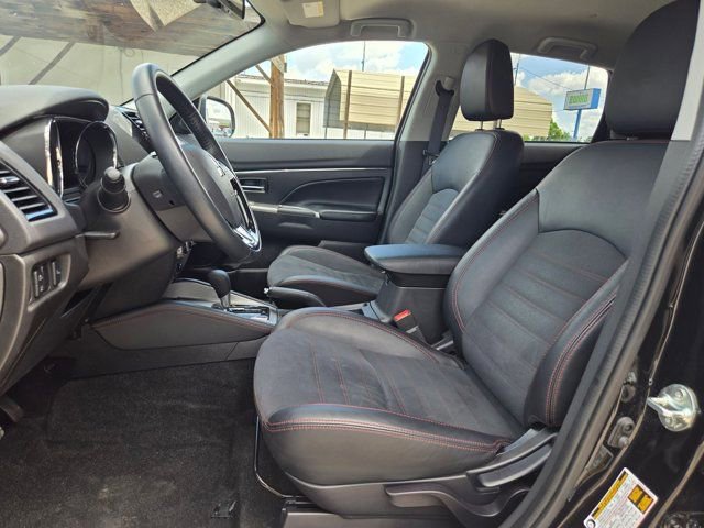 Used 2025 Mitsubishi Outlander Sport SE AWD/4WD image 23