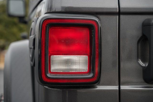 Used 2020 Jeep Wrangler Sport image 7