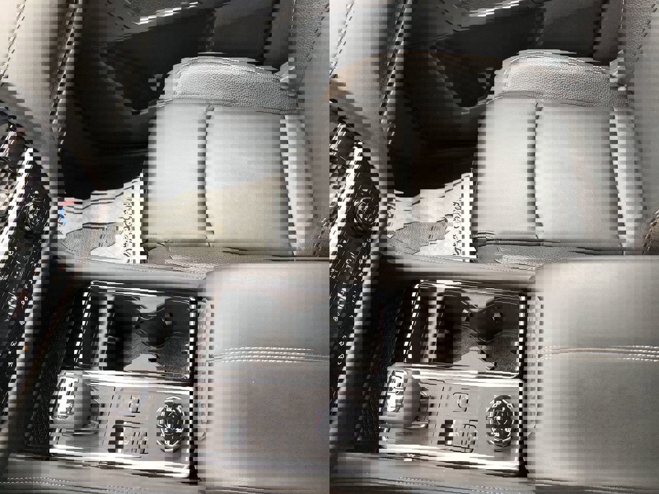 Used 2024 Nissan Pathfinder SL w/ SL Premium Package image 24