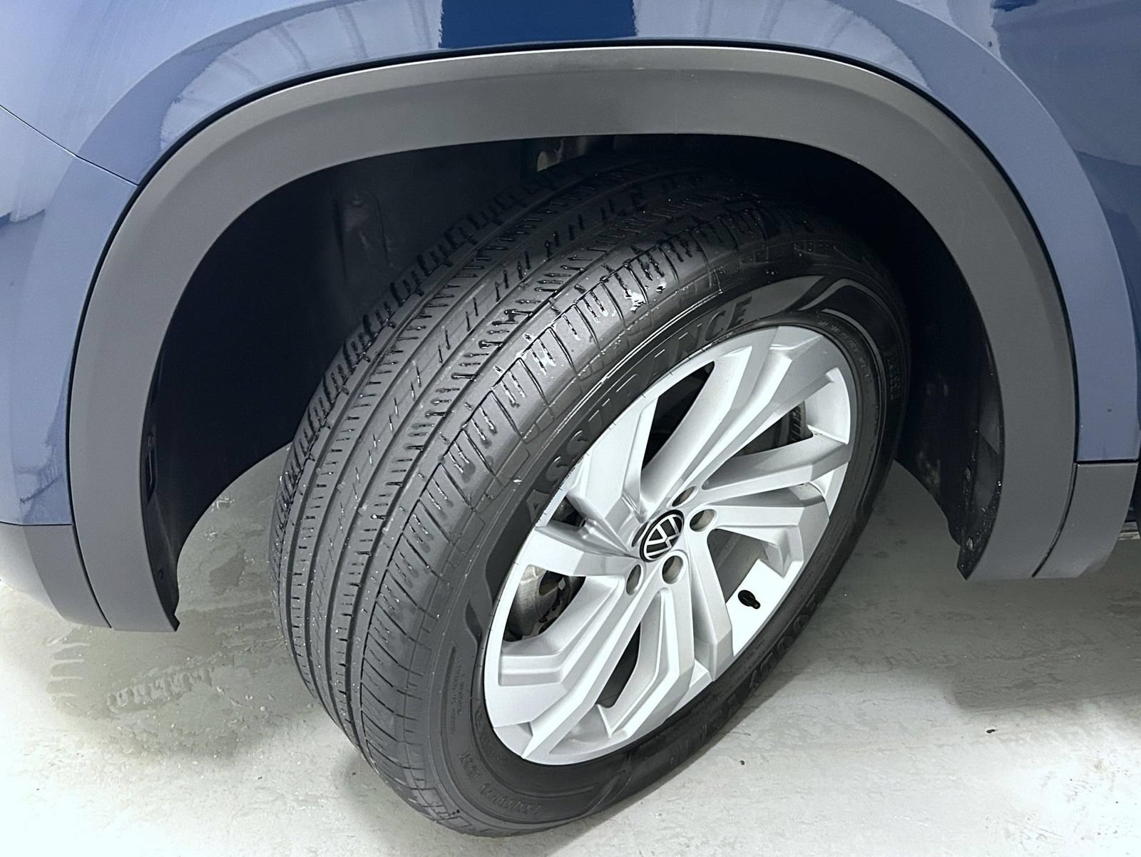 Used 2023 Volkswagen Atlas SE AWD/4WD image 24