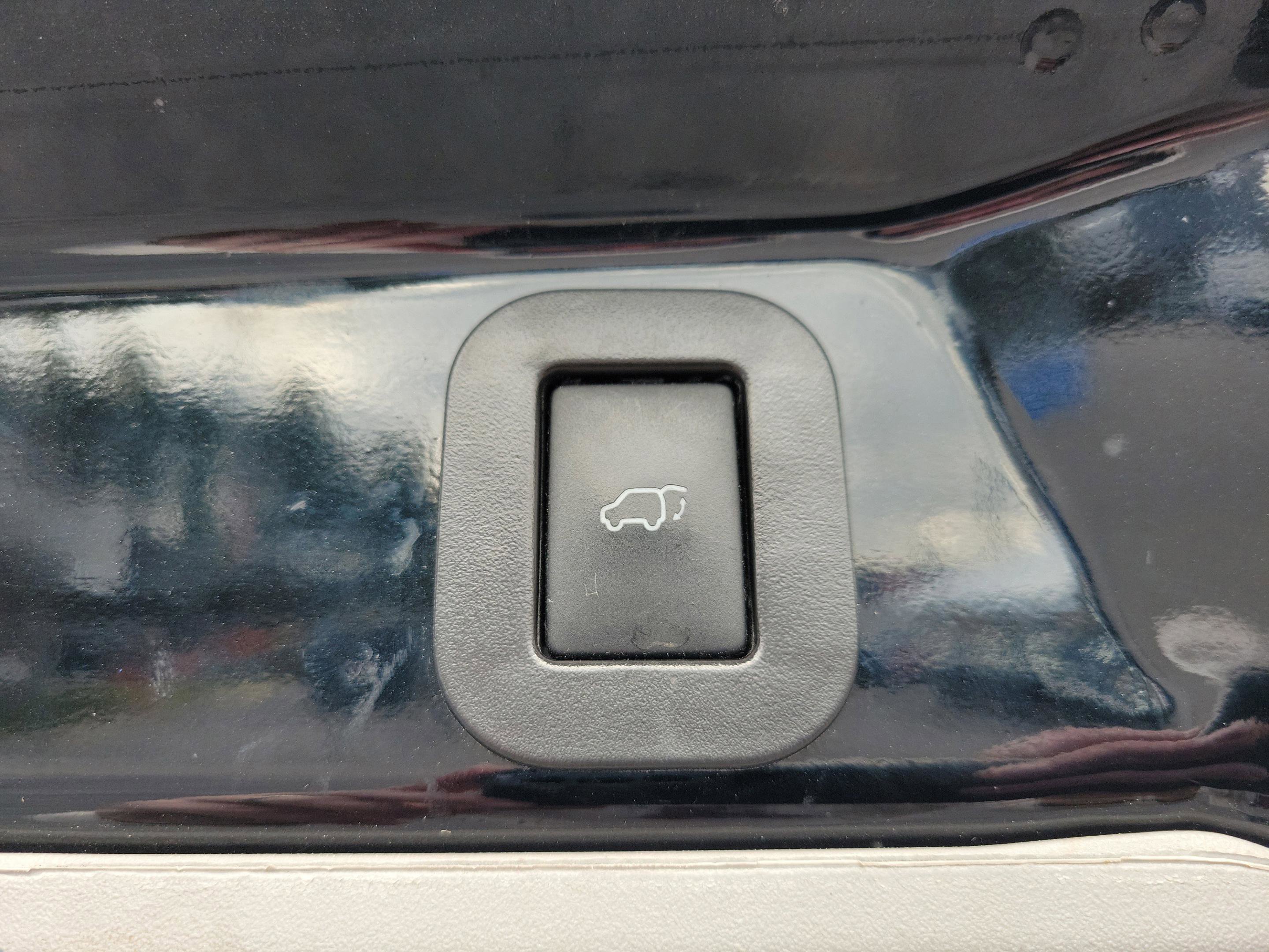 Used 2020 Toyota Sienna XLE image 12