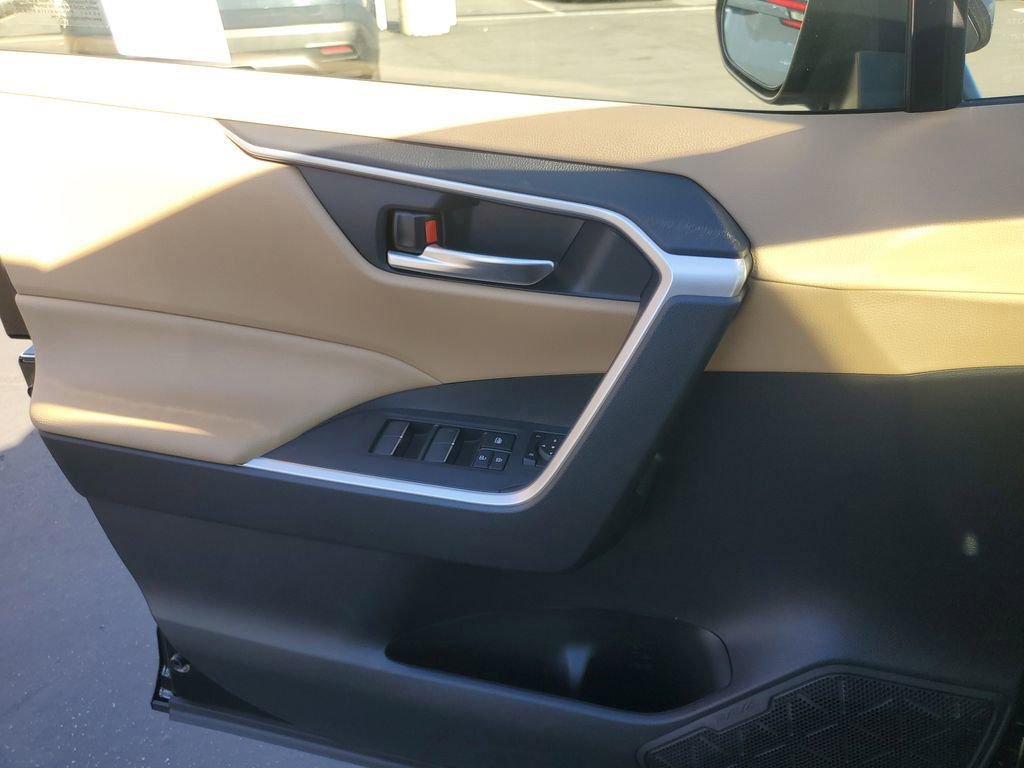 New 2025 Toyota RAV4 XLE image 28