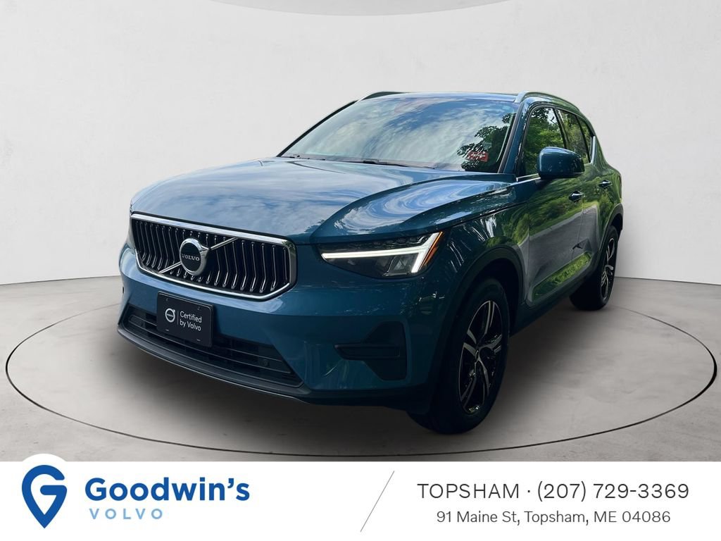 Certified 2025 Volvo XC40 B5 Core AWD/4WD video 1
