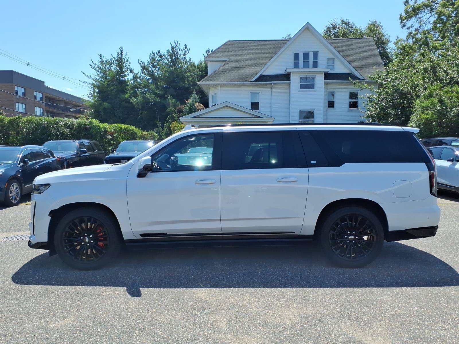 Certified 2023 Cadillac Escalade ESV V w/ LPO, Floor Liner Package AWD/4WD image 8