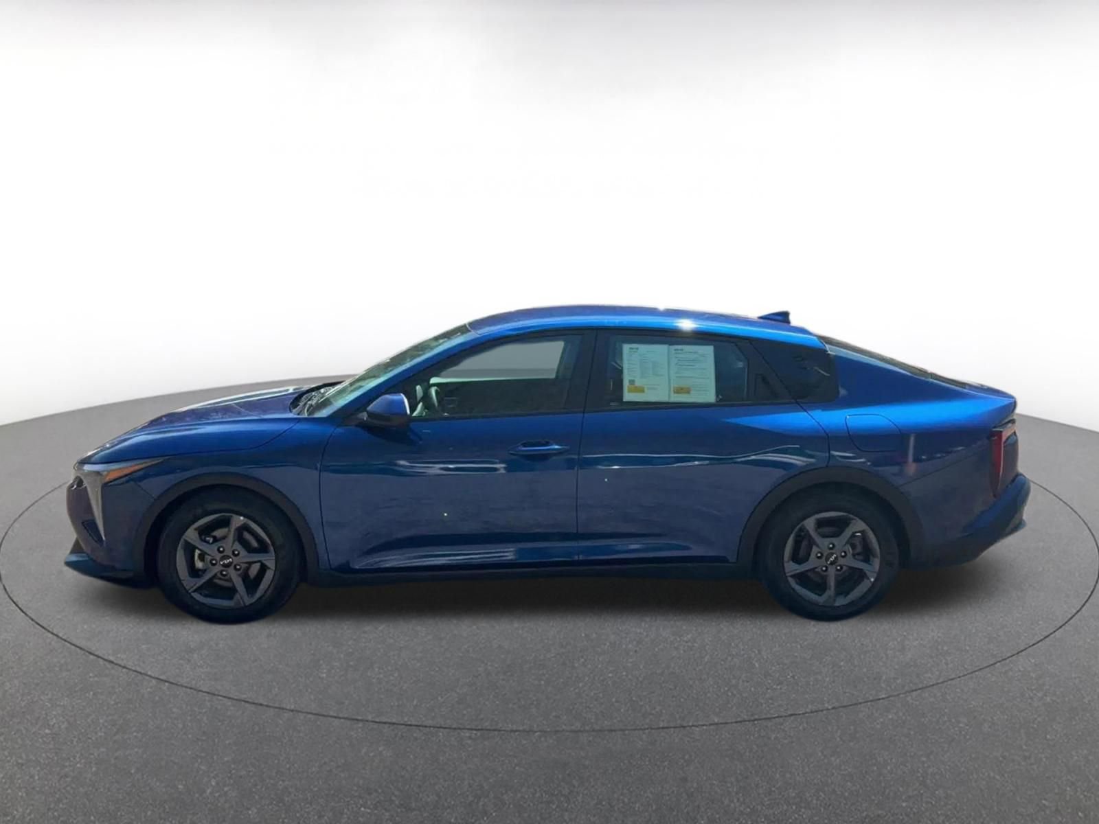 Used 2025 Kia K4 LXS image 9
