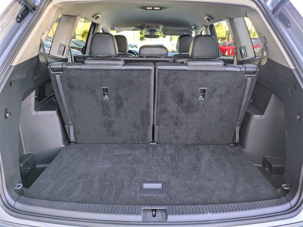 Used 2025 Volkswagen Atlas SE image 27
