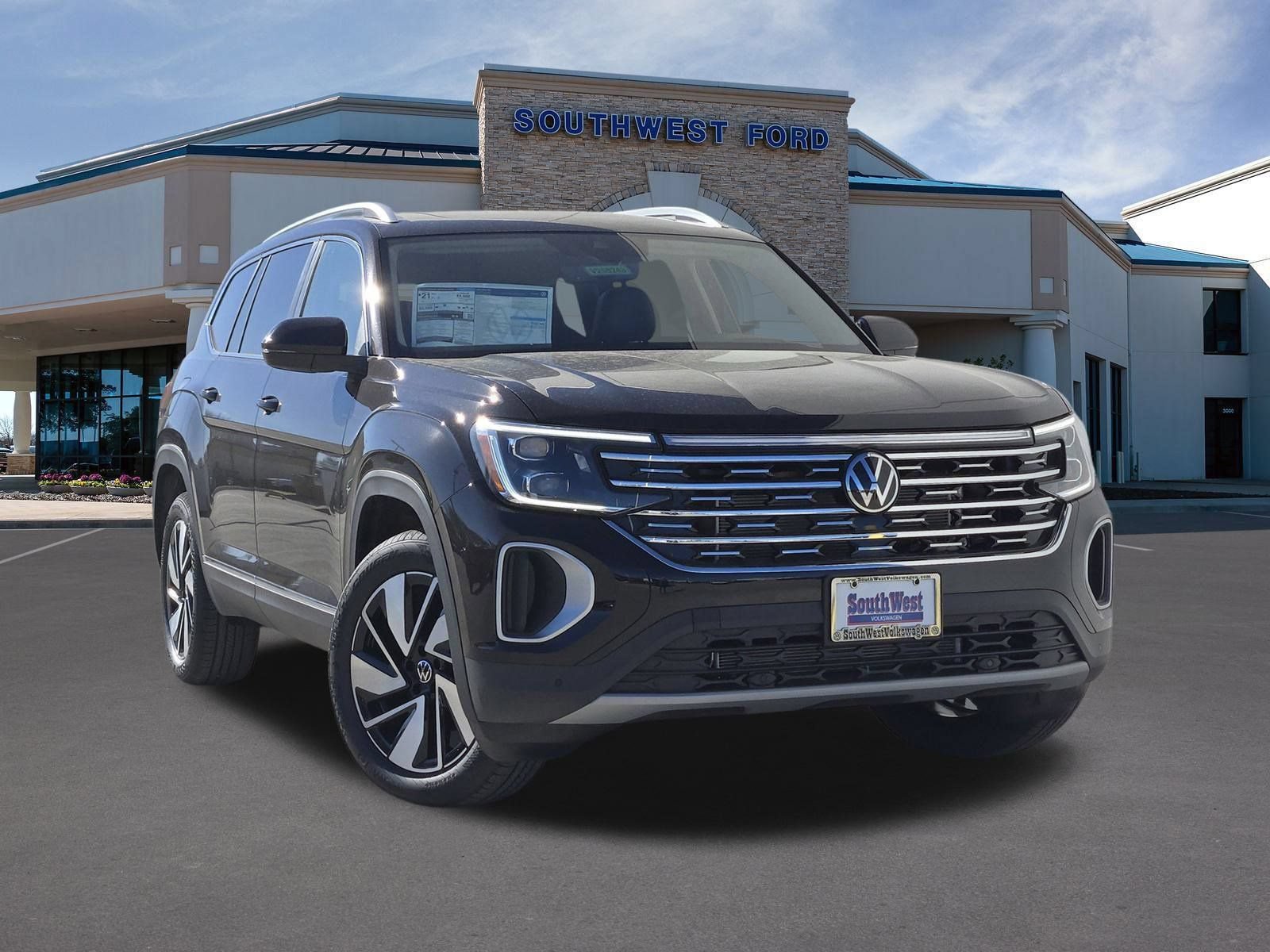 Used 2025 Volkswagen Atlas SEL AWD/4WD image 1