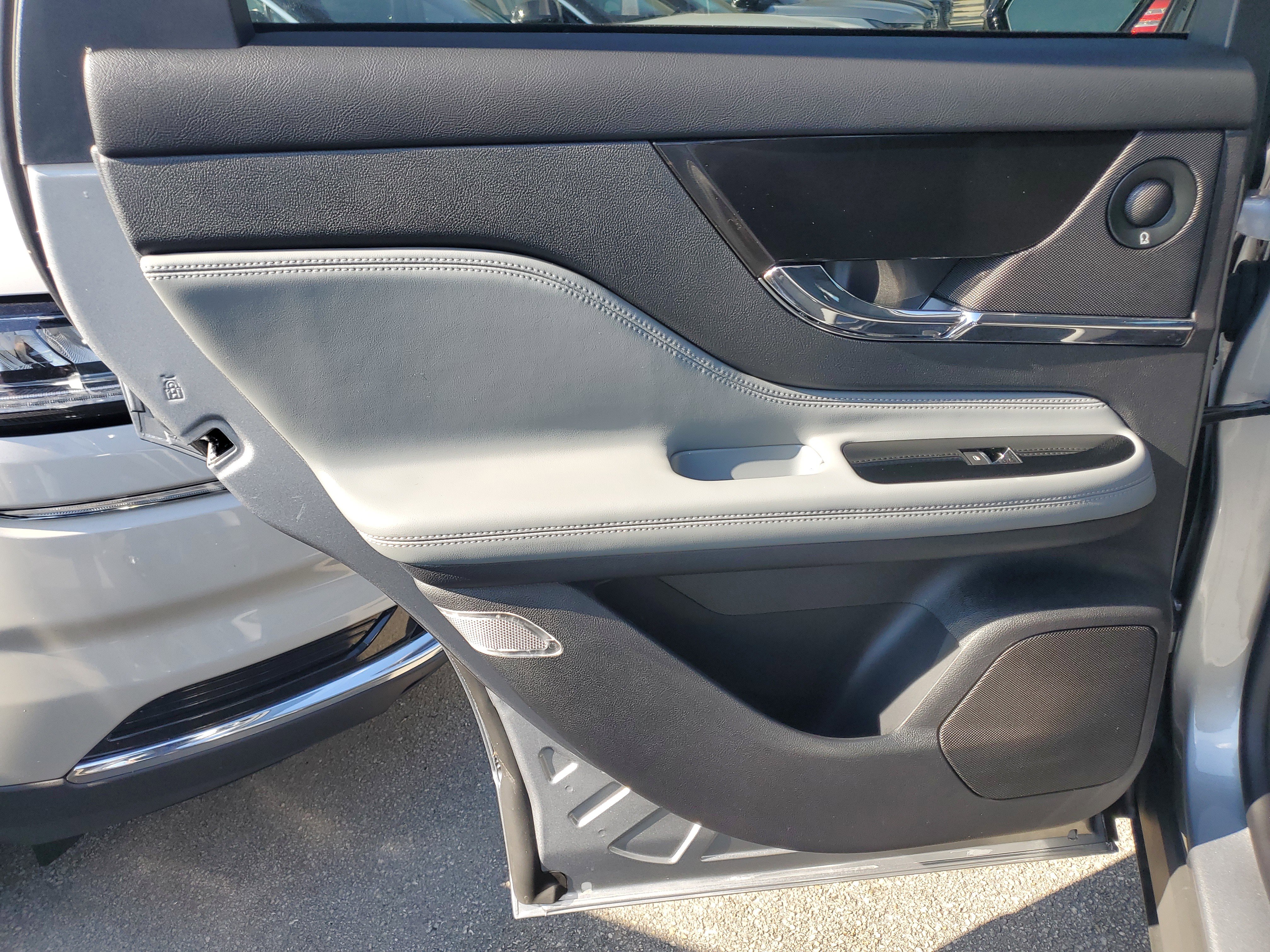 Certified 2022 Lincoln Corsair Reserve w/ Equipment Group 201A image 10