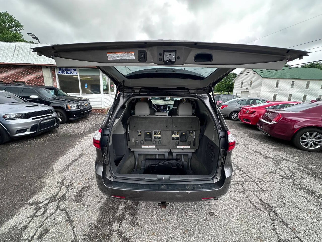 Used 2017 Toyota Sienna XLE w/ XLE Navigation Package AWD/4WD image 16